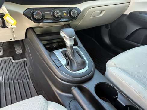 Used 2022 Kia Forte LXS image 24
