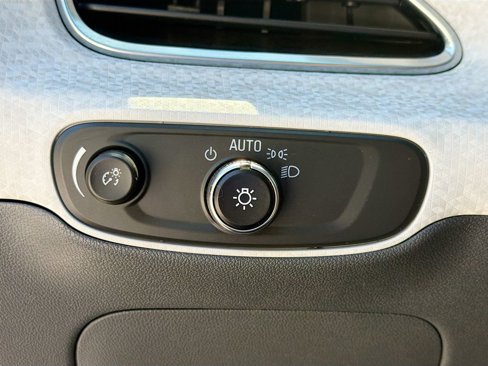 Used 2020 Chevrolet Bolt LT image 10