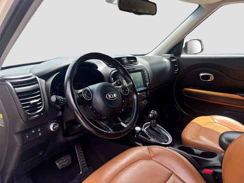 Used 2016 Kia Soul ! w/ Premium Package image 10