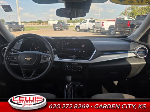 Used 2024 Chevrolet Trax LT image 8