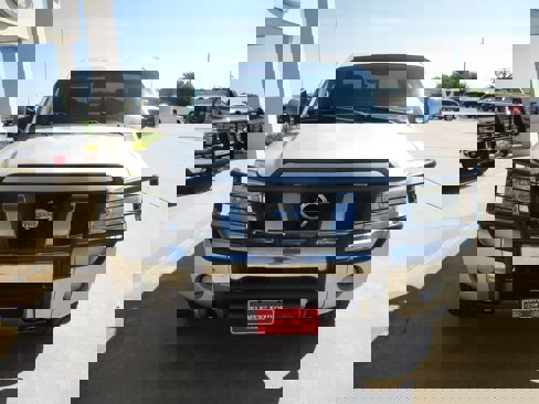 Used 2004 Nissan Titan SE w/ (OF1) SE Off-Road Pkg image 12