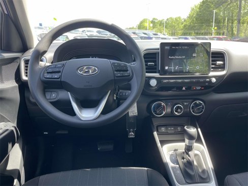 New 2025 Hyundai Venue SE image 13