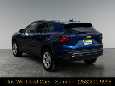 Used 2024 Chevrolet Trax LS w/ LS Convenience Package image 5