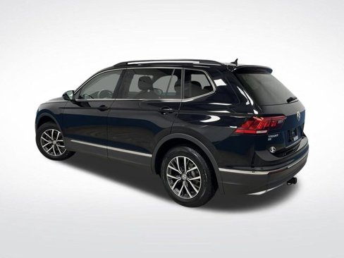 Used 2020 Volkswagen Tiguan SE w/ Panoramic Sunroof Package image 3