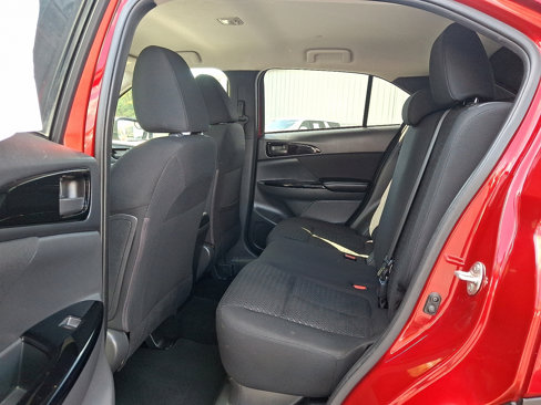 Used 2022 Mitsubishi Eclipse Cross LE image 10