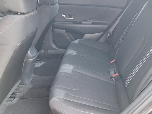 Used 2021 Hyundai Elantra SEL w/ Convenience Package image 10