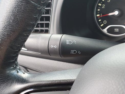 Used 2016 Jeep Renegade Latitude image 12