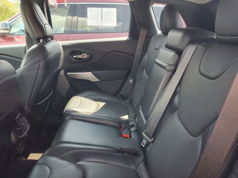 Used 2018 Jeep Cherokee Overland image 30