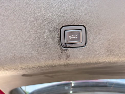 Used 2022 Chevrolet Traverse LT image 42