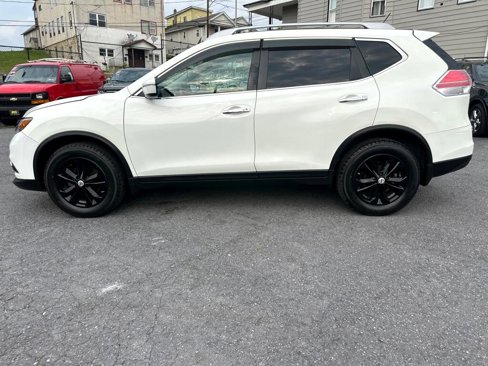 Used 2015 Nissan Rogue SV w/ SV Moonroof Package image 6