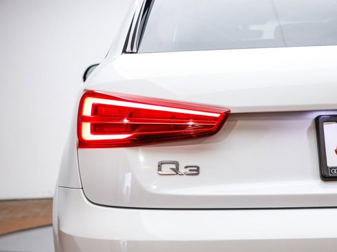 Used 2018 Audi Q3 2.0T Premium Plus w/ S Line Competition Package image 10