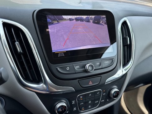 Used 2019 Chevrolet Equinox LT image 16