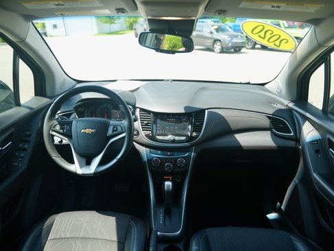 Used 2020 Chevrolet Trax LT w/ LT Convenience Package image 14