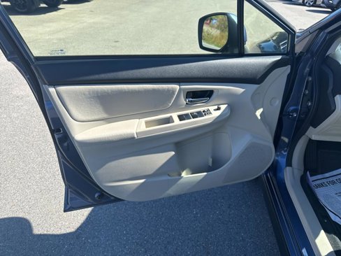 Used 2013 Subaru Crosstrek 2.0i Premium image 9