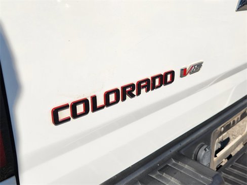 Used 2018 Chevrolet Colorado LT w/ Redline Special Edition image 9