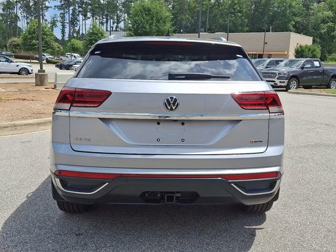 Used 2020 Volkswagen Atlas Cross Sport SE w/ Panoramic Sunroof Package image 5