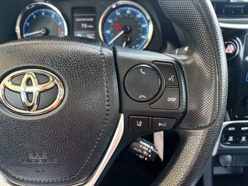 Used 2017 Toyota Corolla LE image 21