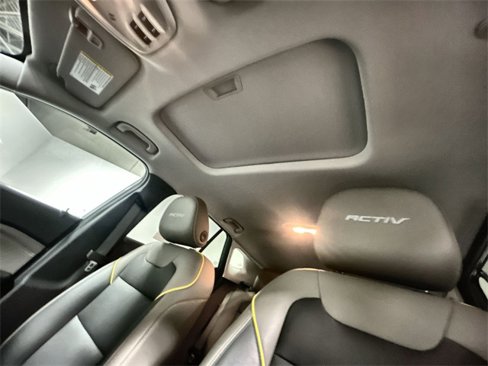 Used 2025 Chevrolet Trax ACTIV w/ Sunroof Package image 16