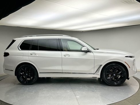 Used 2024 BMW X7 xDrive40i w/ Parking Assistance Package image 4
