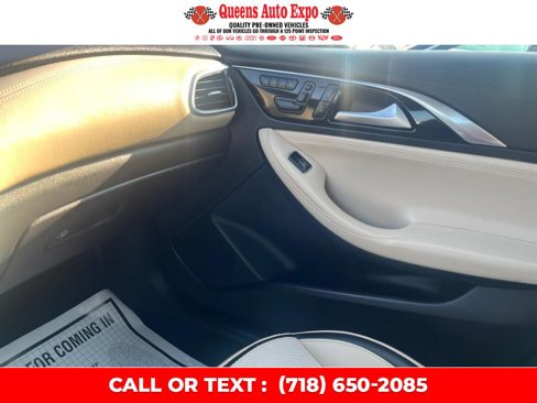 Used 2018 INFINITI QX30 Premium image 13