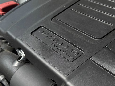 Used 2021 Jaguar XF R-Dynamic SE image 86