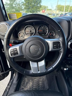 Used 2016 Jeep Wrangler Unlimited Rubicon w/ Dual Top Group image 9