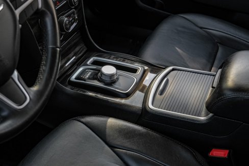 Used 2015 Chrysler 300 Limited w/ Driver Convenience Group image 22