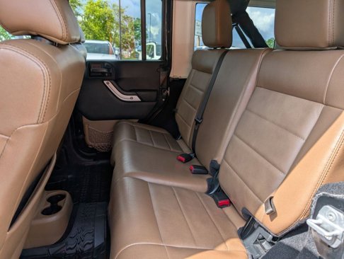 Used 2012 Jeep Wrangler Unlimited Sahara image 14