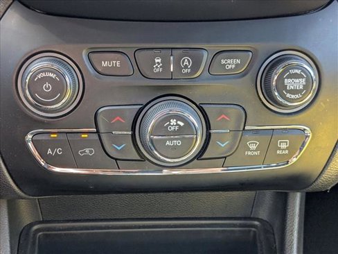 Used 2021 Jeep Cherokee Latitude Lux 80th Anniv w/ Quick Order Package 2YU 80th image 18
