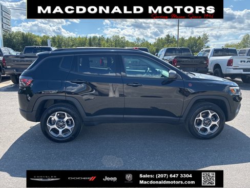 Used 2022 Jeep Compass Trailhawk w/ Trailhawk Elite Group image 6