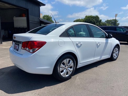 Used 2014 Chevrolet Cruze LS image 9
