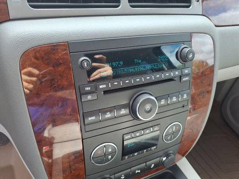 Used 2012 Chevrolet Avalanche LT image 32