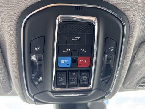 Used 2023 Jeep Grand Cherokee 4WD 4xe image 23
