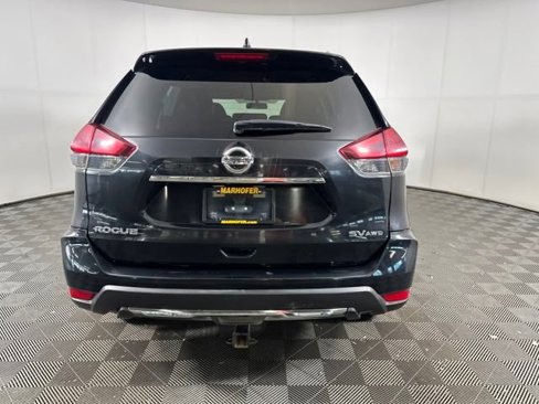 Used 2018 Nissan Rogue SV image 4