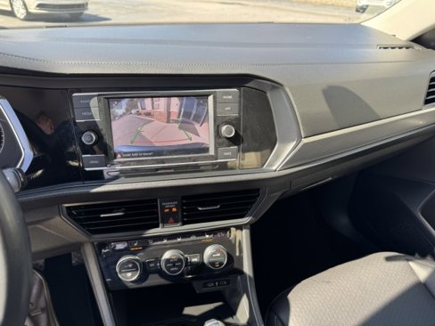 Used 2021 Volkswagen Jetta SE image 14