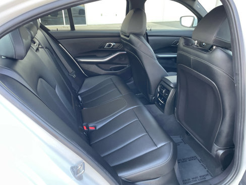 Used 2025 BMW 330i Sedan image 9