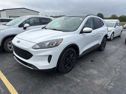 Used 2020 Ford Escape SE image 3