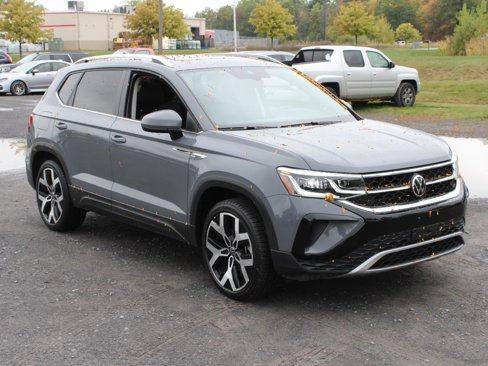 Used 2022 Volkswagen Taos SEL image 3