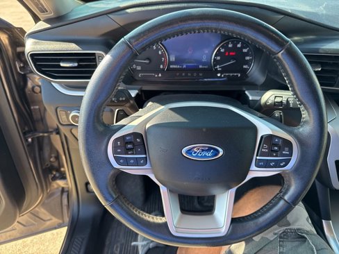 Used 2021 Ford Explorer XLT w/ Equipment Group 202A image 21
