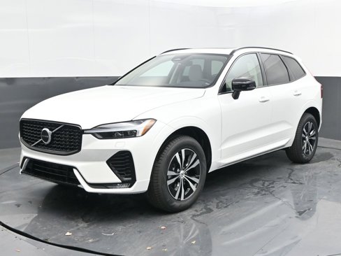New 2025 Volvo XC60 B5 Core w/ Climate Package image 3
