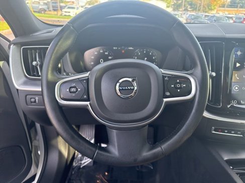 Used 2020 Volvo XC60 T6 Momentum image 19