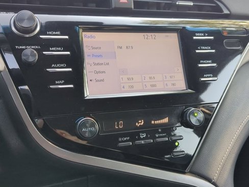 Certified 2019 Toyota Camry SE image 17
