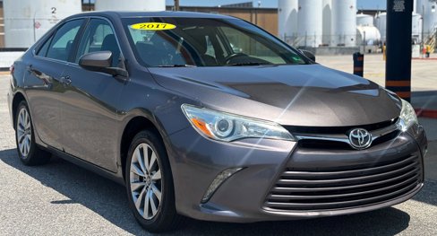 Used 2017 Toyota Camry XLE image 5
