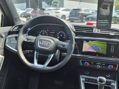 New 2025 Audi Q3 2.0T Premium image 11