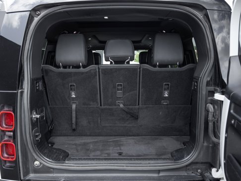 Used 2023 Land Rover Defender 130 X-Dynamic SE image 28