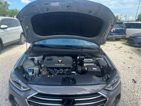 Used 2017 Hyundai Elantra SE image 5