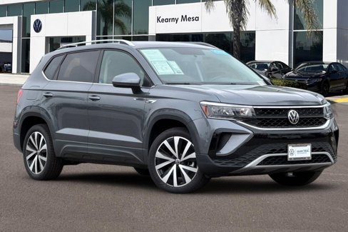Used 2022 Volkswagen Taos SE image 2