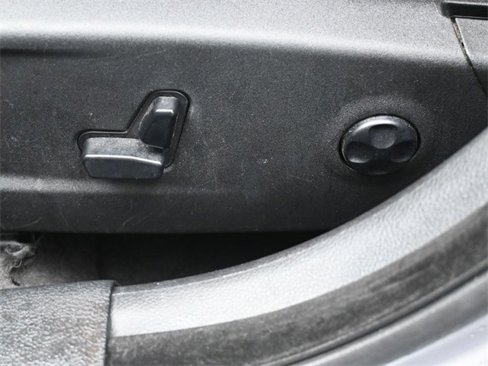Used 2016 Chrysler 300 C image 10