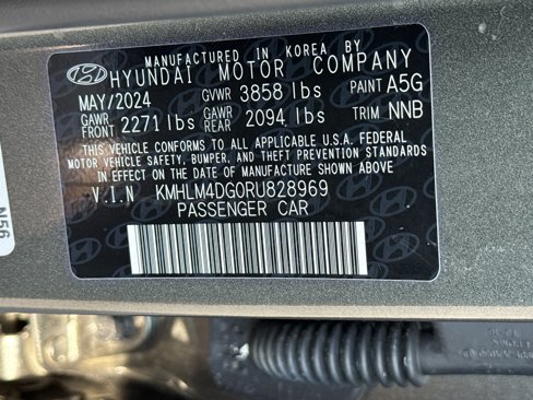 Used 2024 Hyundai Elantra SEL image 39