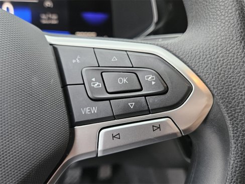Certified 2022 Volkswagen Taos S image 36